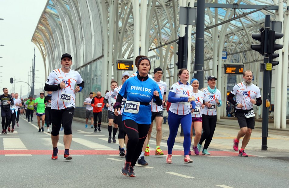 DOZ Maraton 2023. Brałeś udział w biegu? Znajdź się na zdjęciach!