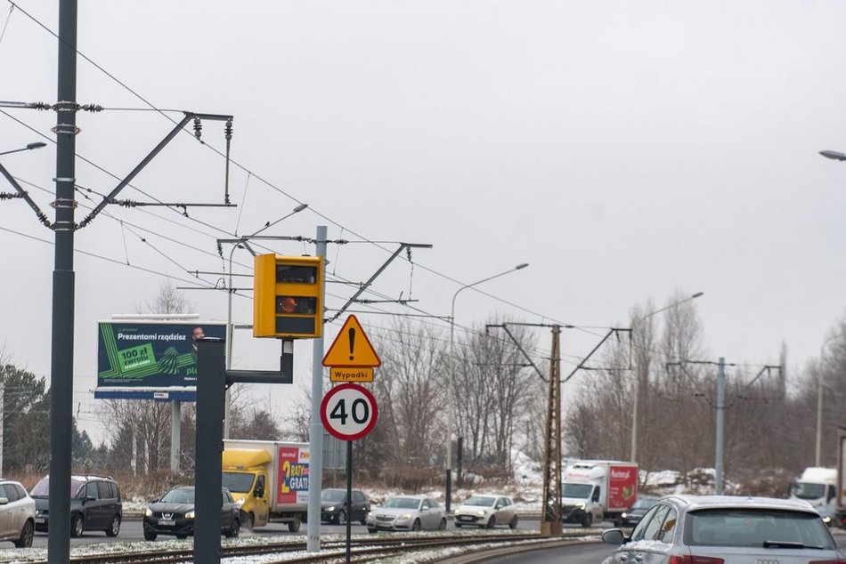Łódź. Lokalizacje fotoradarów, systemów Red Light oraz odcinkowych pomiarów prędkości