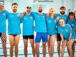 Łódź. Pływa, aby czynić dobro w Łodzi. Jak Adam Jerzykowski przekuł pasję w pomaganie?