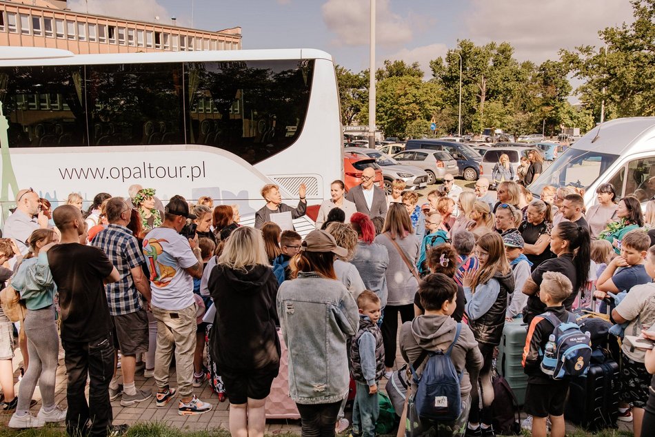 Dzieci z Łodzi wyjechały na kolonie do Grotnik. Pierwszy turnus rozpoczęty!