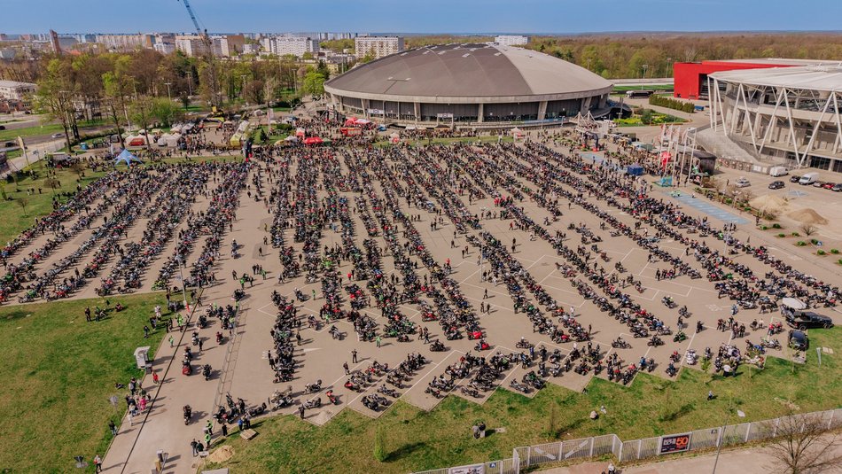 Łódź. Motocykliści opanowali Łódź! Otwarcie sezonu pod Atlas Areną i parada przez miasto
