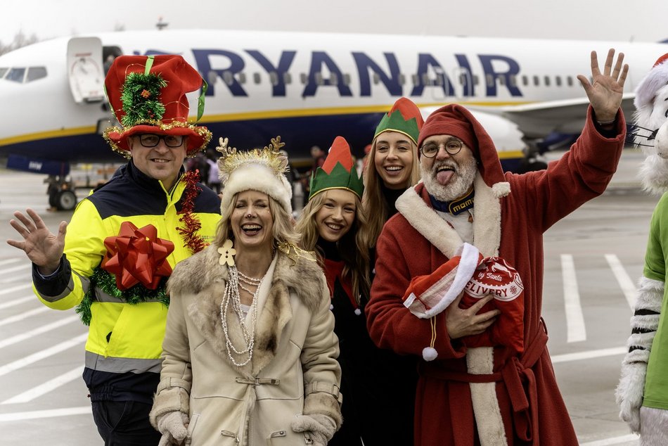 Święty Mikołaj wylądował na lotnisku w Łodzi