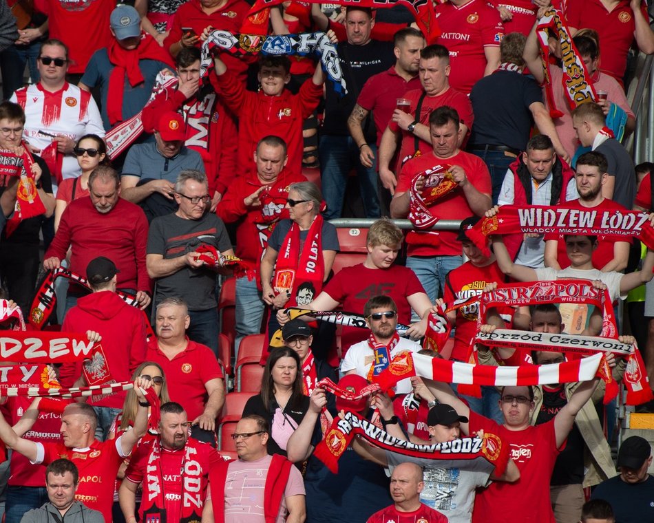 Kibice na meczu Widzewa Łódź z Koroną Kielce