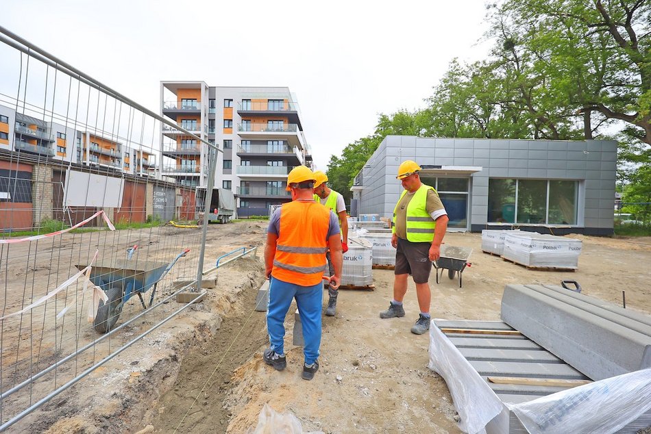 Łódź. Nowy pawilon handlowy przy Górniczej w Łodzi. Budowa na Bałutach nie zwalnia tempa