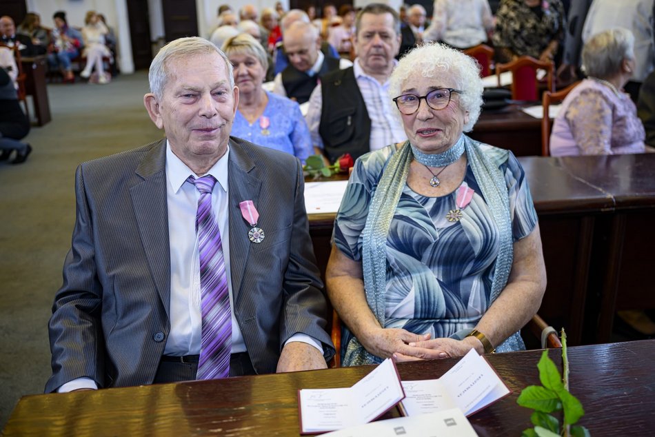 Łódź. Medale za długoletnie pożycie małżeńskie. To się nazywa wielka miłość!