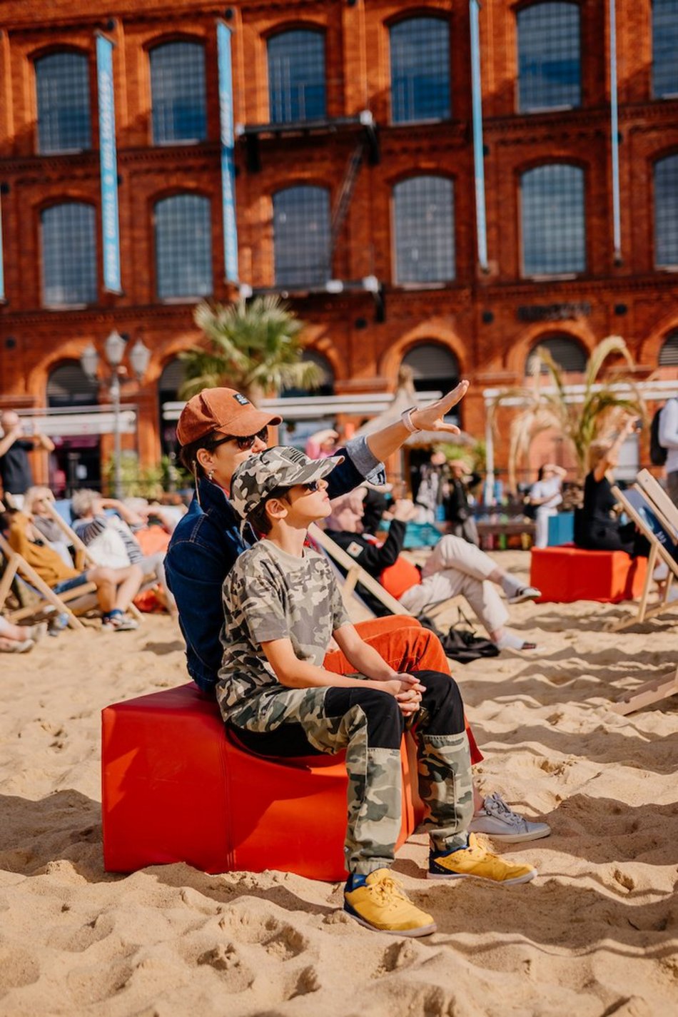 Łódź. Sławosz Uznański-Wiśniewski w kosmosie! Łodzianie oglądali start na Astropikniku w Manufakturze