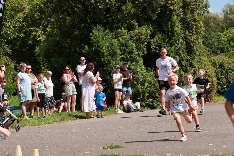 Łódź. Botaniczna Piątka w Ogrodzie Botanicznym w Łodzi. Biegowe emocje i pozytywna energia