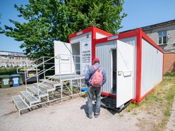 Mobilna łaźnia dla bezdomnych