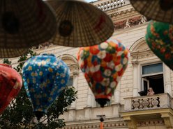 Łódź. Granie na balkonie przy Piotrkowskiej