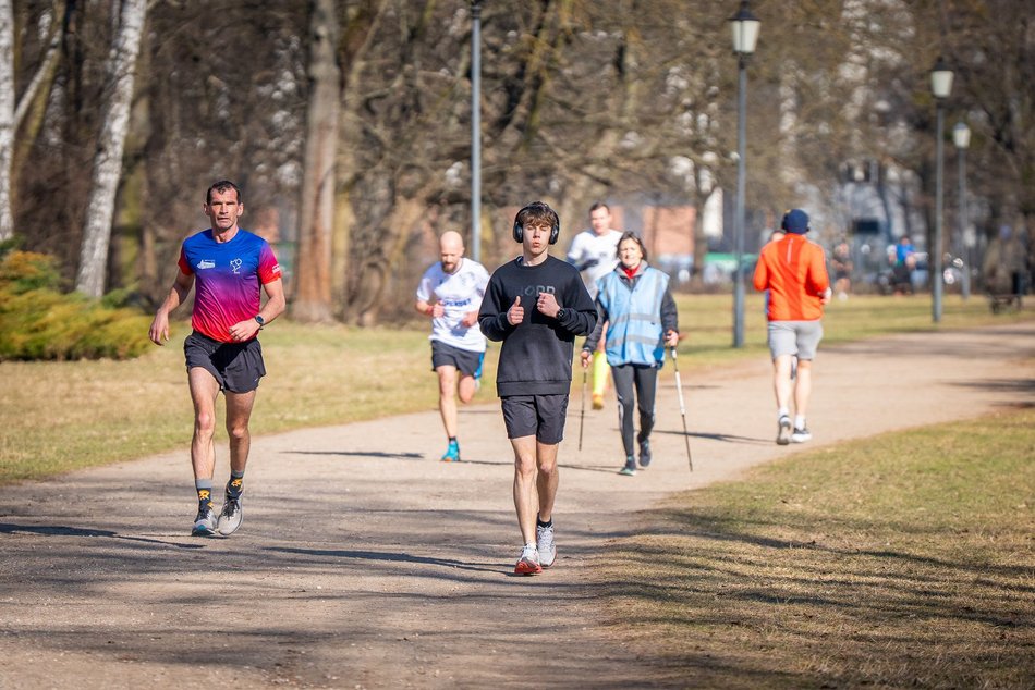 Łódź. Parkrun w Parku Poniatowskiego w Łodzi. Brałeś udział w biegu? Znajdź się na zdjęciach!