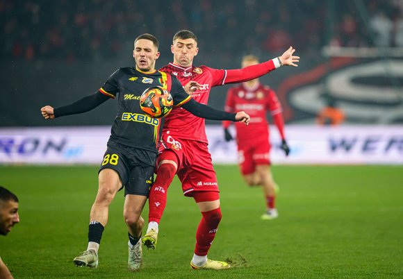 Porażka na koniec. Widzew Łódź przegrał na własnym stadionie z Koroną Kielce