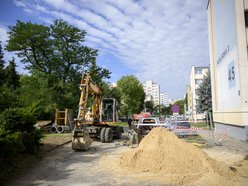 Łódź. Remont Wioślarskiej w Łodzi rozpoczęty. Będzie nowa jezdnia, chodniki i parkingi