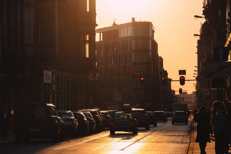 Łódź. New Iron w Łodzi o zachodzie słońca. Widok zapiera dech w piersiach!