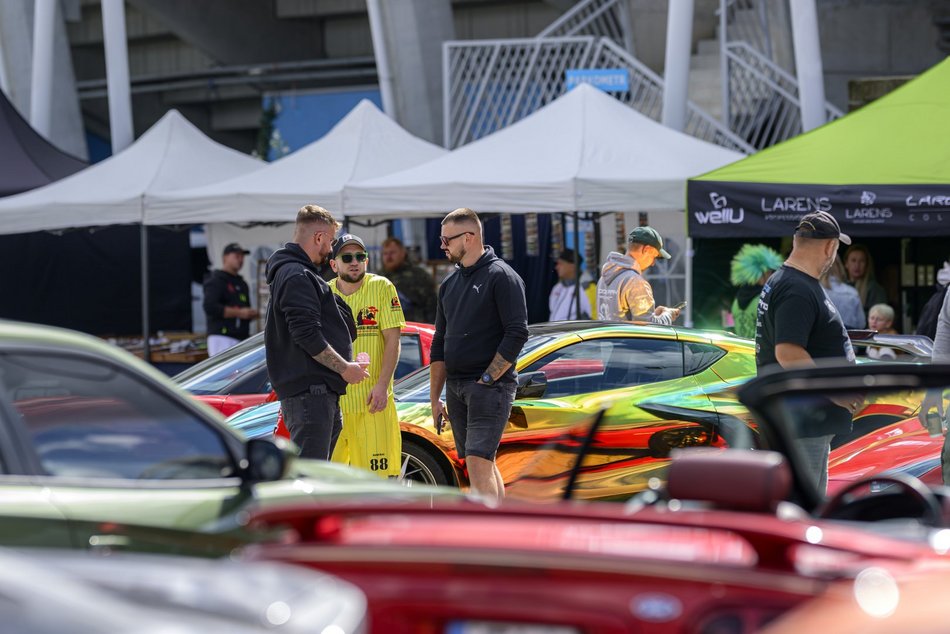 Ale auta pod Atlas Areną w Łodzi. Europejski zlot aut sportowych