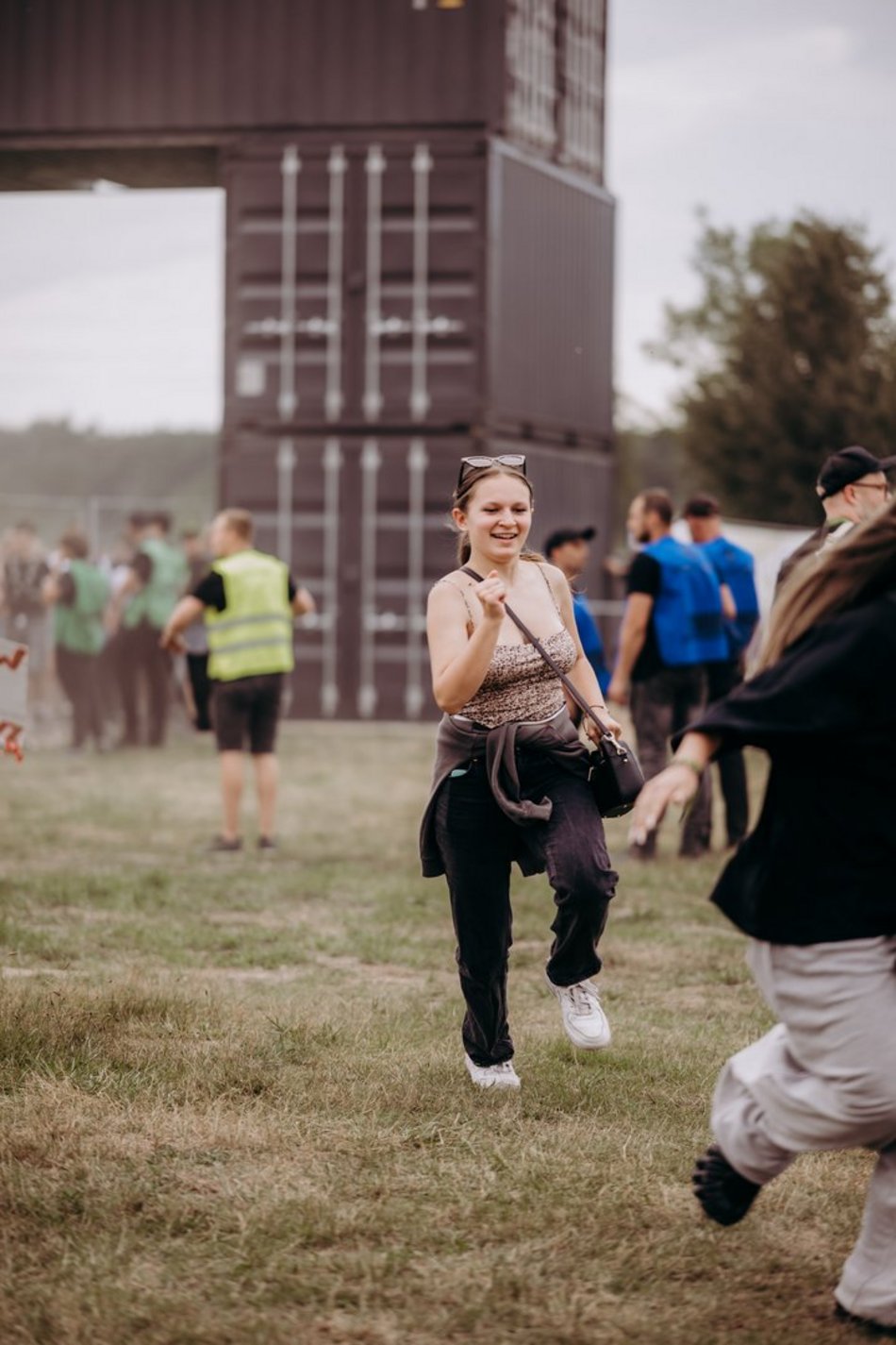 Łódź Summer Festival 2025 wystartował! Otwarcie bram i tłumy biegnące pod scenę!