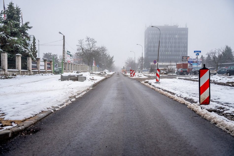 Łódź. Remont Szparagowej i Wersalskiej. Jest już część nowej jezdni