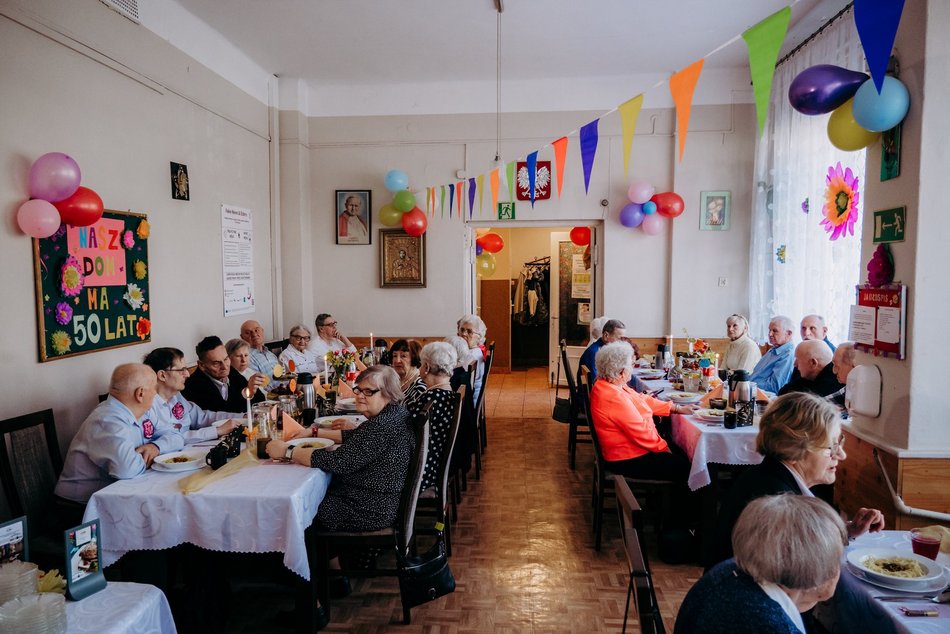Dom Dziennego Pobytu przy Wrocławskiej na Bałutach świętuje! To już 50 lat działalności!