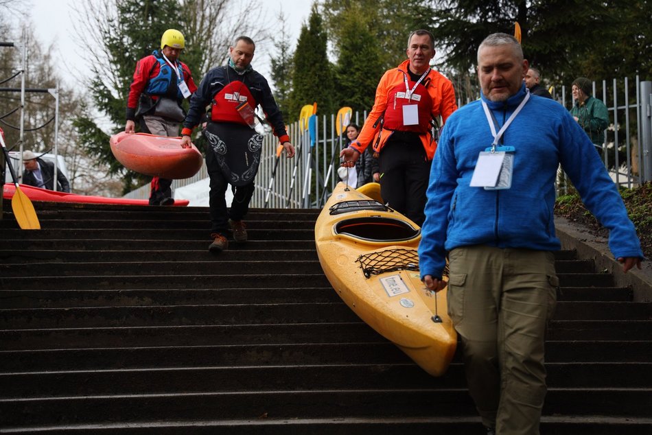 Kajakarze z Łódzkiego Klubu Kajakowego Albatros wyruszyli na blisko miesięczną wyprawę kajakową z Łodzi do Morza Bałtyckiego