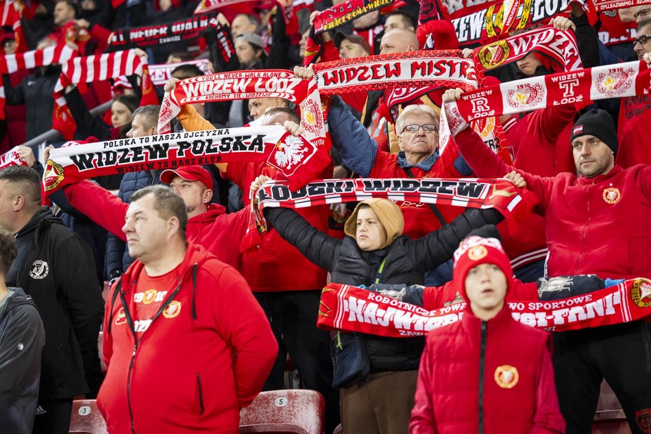 Kibice na meczu Widzewa Łódź z Koroną Kielce