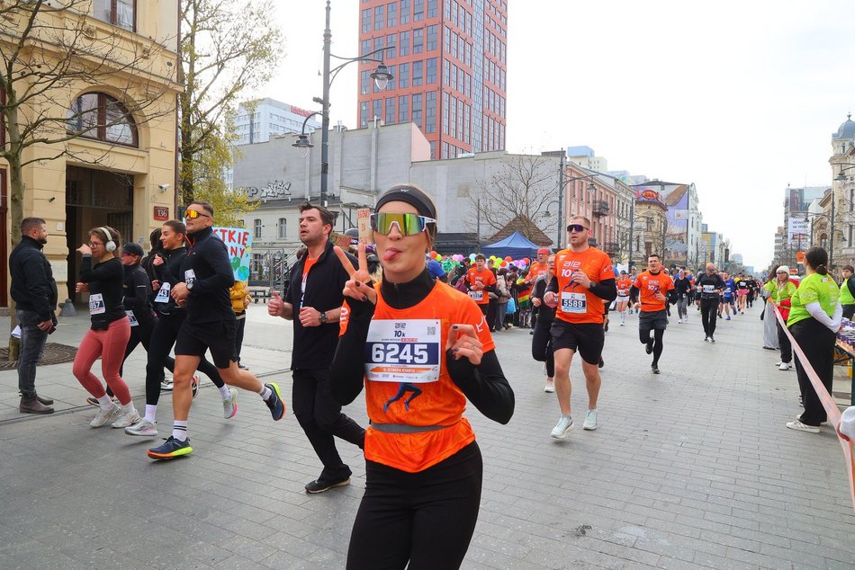 Łódź. DOZ Maraton Łódź 2026. Brałeś udział w biegu na 10 km? Znajdź się na zdjęciach!