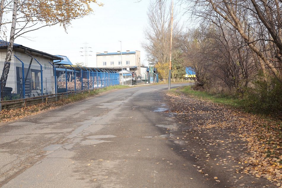 Łódź. Nowy chodnik na Lodowej w Łodzi. Ułatwi dojście do zakładów pracy