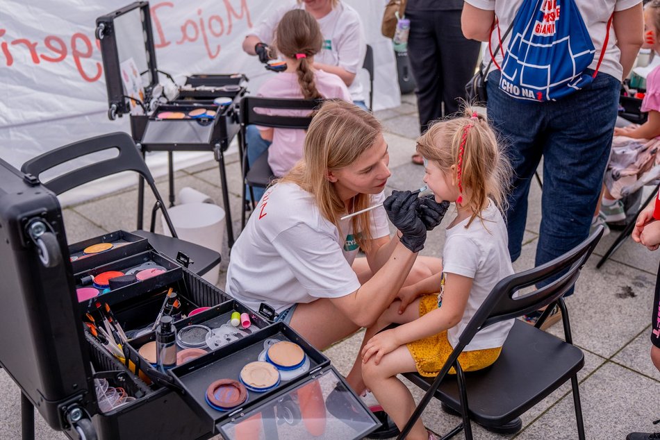 Łódź. Miejski Dzień Dziecka 2025 w Łodzi. Majka Jeżowska, dmuchańce i pokazy [ZDJĘCIA]