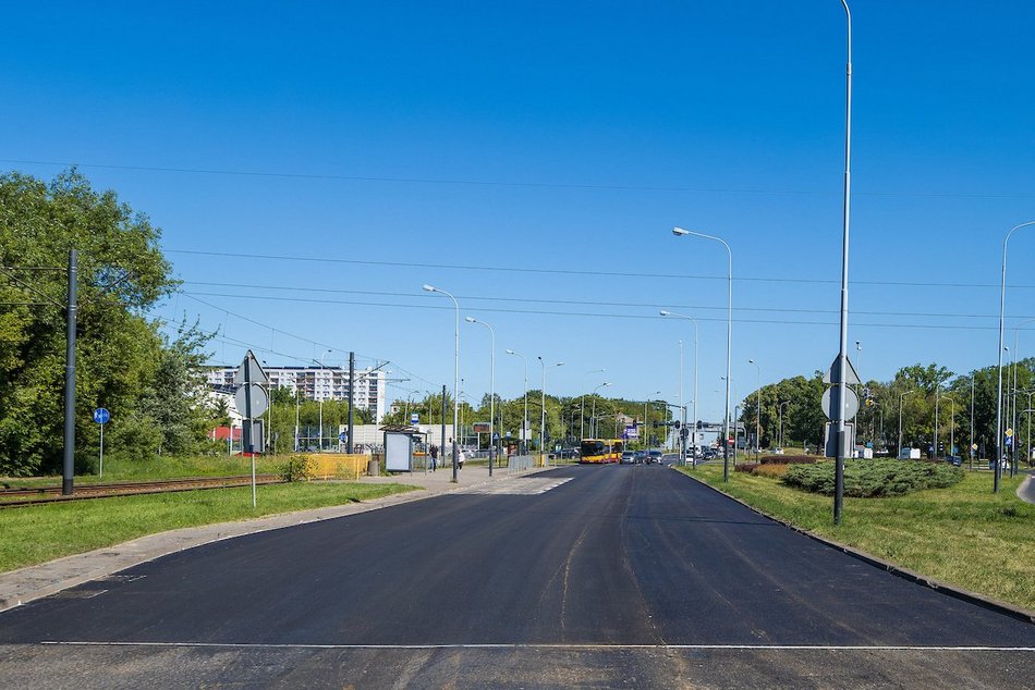Łódź. Szybkie remonty dróg w Łodzi. Na których pięciu ulicach pojawił się nowy asfalt?