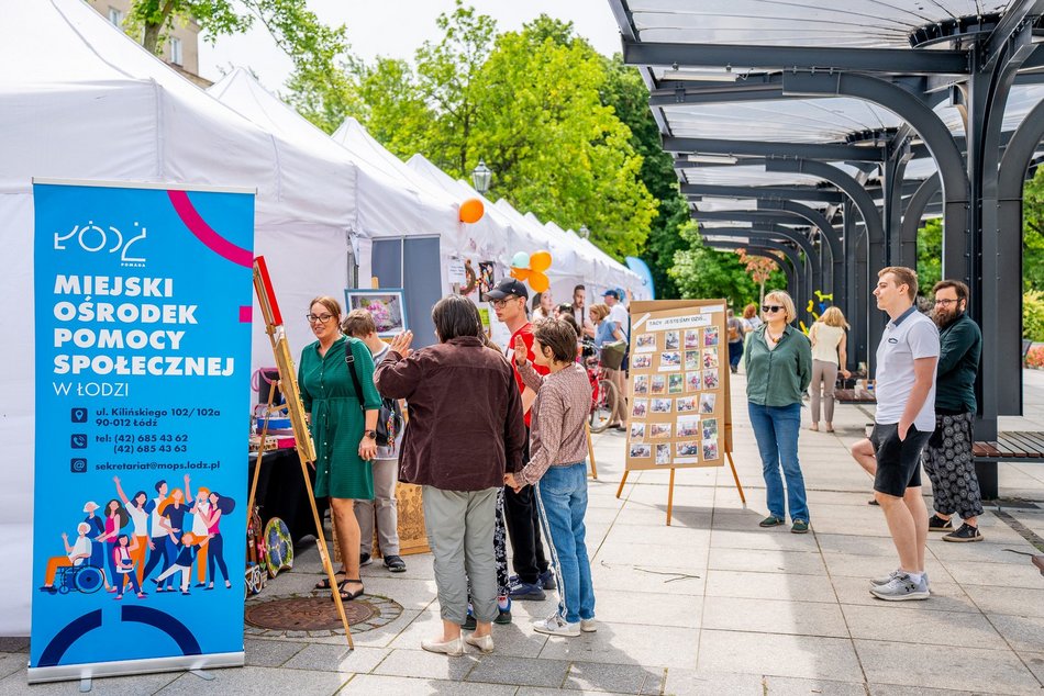 Łódź. Piknik bez barier w Łodzi. Stary Rynek tętnił życiem i pozytywną energią