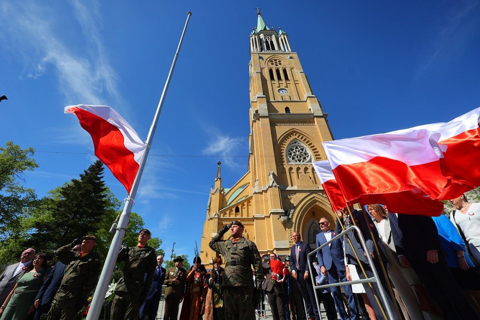 Łódź. Święto Konstytucji 3 Maja. Tak wyglądały obchody pod Katedrą w Łodzi