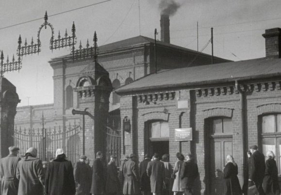 Łódź. Po wojnie w Zakładach Przemysłu Bawełnianego im. Obrońców Pokoju „Uniontex” w szczytowym okresie pracowało ok. 12 tys. osób