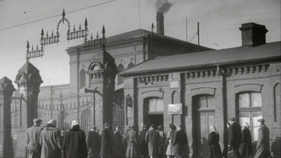 Łódź. Po wojnie w Zakładach Przemysłu Bawełnianego im. Obrońców Pokoju „Uniontex” w szczytowym okresie pracowało ok. 12 tys. osób