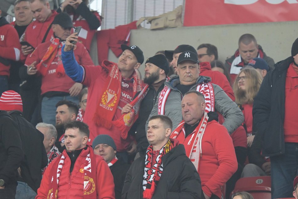 Łódź. Kibice na meczu Widzew Łódź - Bruk-Bet Termalica Nieciecza. Byłeś/aś? Znajdź się w galerii!