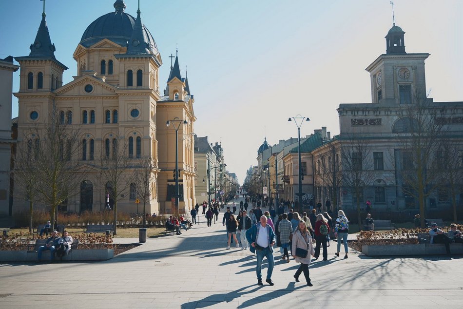 Wiosna w Łodzi! Piotrkowska i Plac Wolności pełne spacerowiczów!