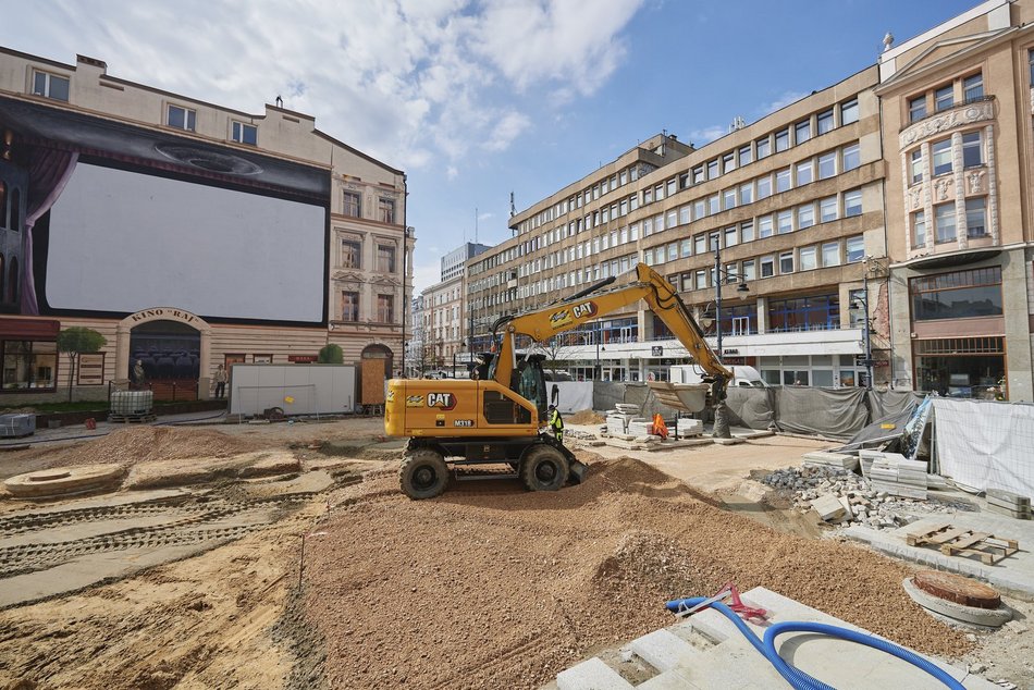 Pasaż Schillera w remoncie. Pierwsze drzewa już zasadzone! [ZDJĘCIA]