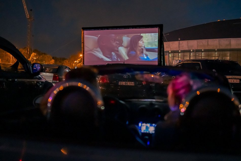 Łódź. Motopolówka przy Atlas Arenie w Łodzi. Dobre kino prosto z samochodu