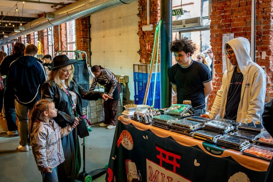 Łódź. Festiwal Azjatycki w Łodzi. Piotrkowska 217 pełna orientalnych smaków