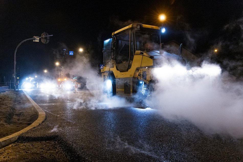 Łódź. Nocne prace w Nowosolnej