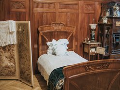 Łódź. Zabytkowa tapeta w Pałacu Rodziny Poznańskich