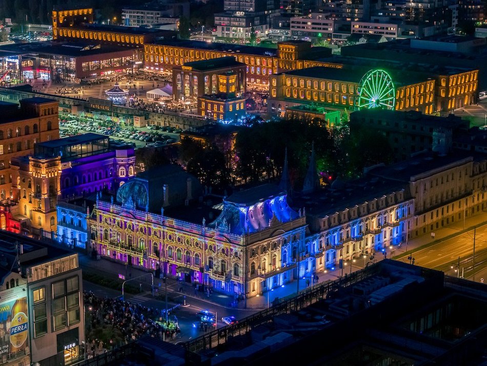 Łódź. Po prostu magia! Pałac Poznańskich zachwyca na Light Move Festival 2025