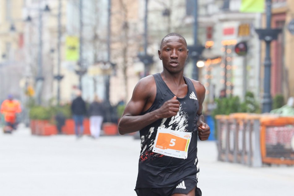 DOZ Maraton 2023. Brałeś udział w biegu? Znajdź się na zdjęciach!