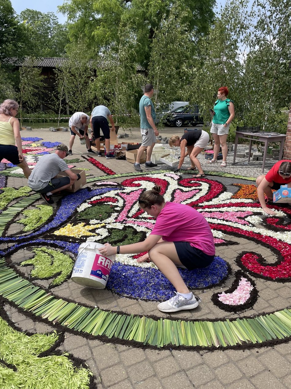 Kwiatowe dywany w Spycimierzu