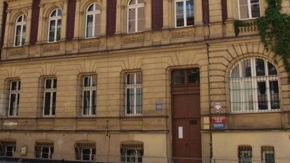 Łódź. VIII Liceum Ogólnokształcące im. Adama Asnyka w Łodzi - ul. Pomorska 105
