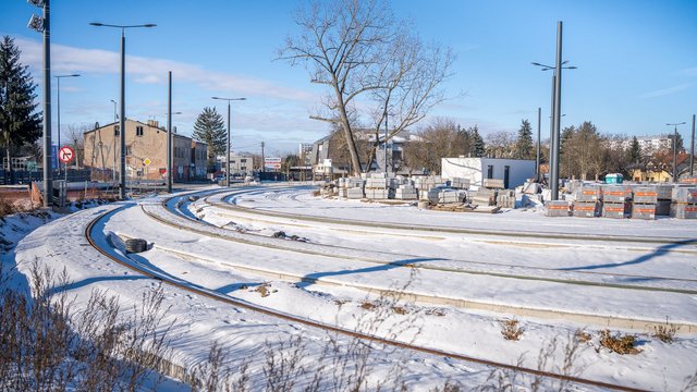 Nowa krańcówka MPK Łódź przy Niższej nabiera kształtów. Gotowe torowisko i budynek socjalny