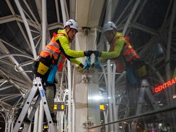 Stajnia Jednorożców w Łodzi wymyta na błysk! Zobacz te prace na wysokościach