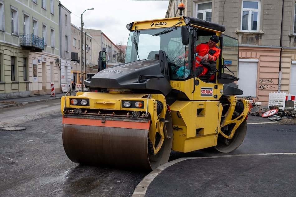 Łódź. Remont Przędzalnianej w Łodzi. Nowe parkingi, jezdnia i chodniki już po Wielkanocy