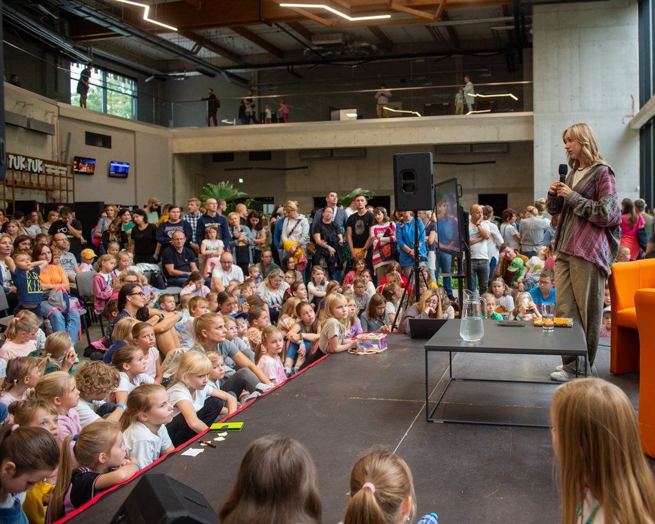 spotkanie z młodą podróżniczką