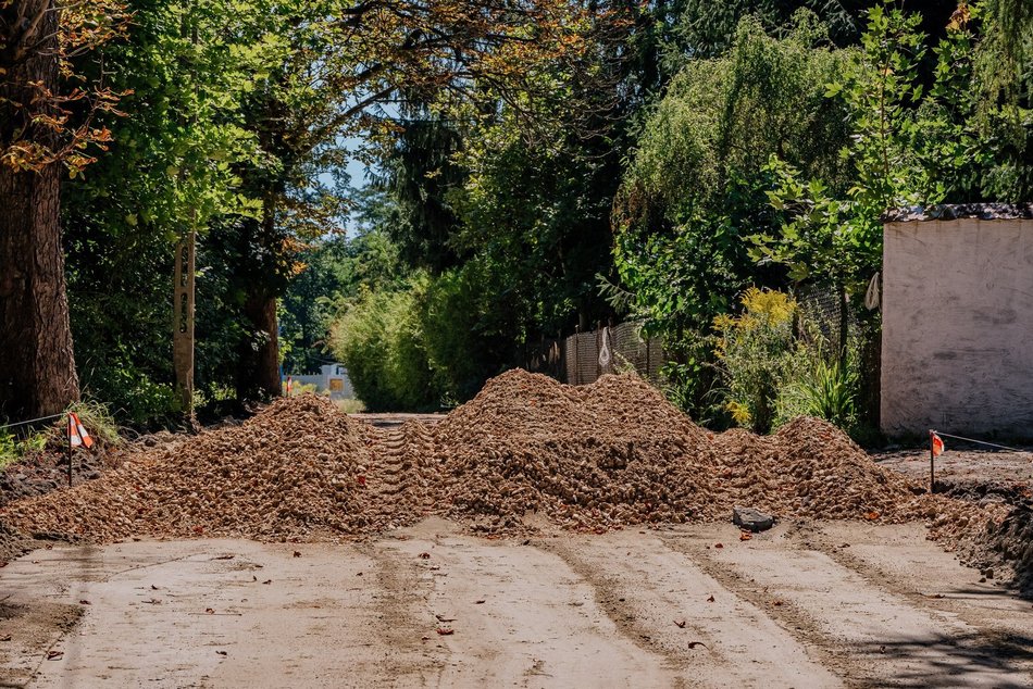 Remont Olkuskiej. Zobacz, jak ciężki sprzęt pracuje na budowie!