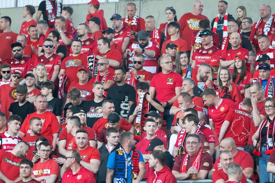 Kibice na meczu Widzewa Łódź z Piastem Gliwice