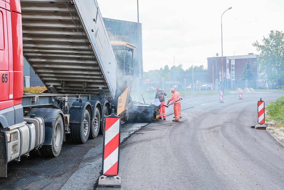 Łódź. Remont Puszkina. Drogowcy rozpoczęli wymianę nawierzchni