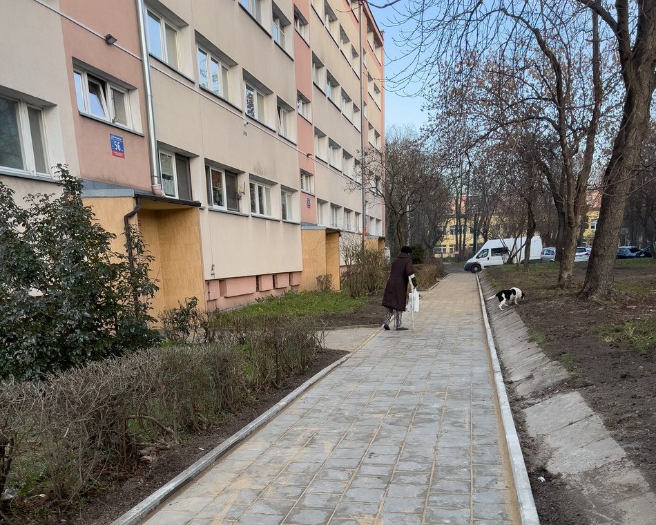 Chodnik przy ul. Broniewskiego